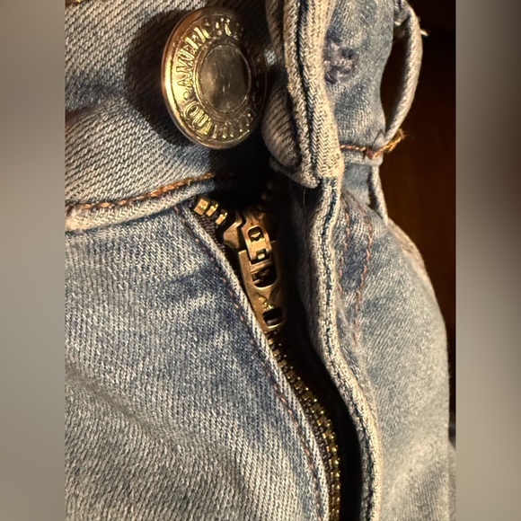 American Eagle Outfitters Ripped Light Blue Skinny Jeans - Picture 3 of 5